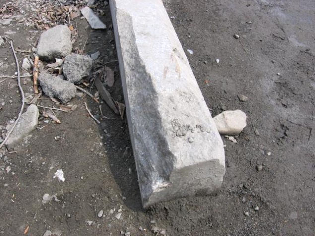 На Киевщине у местного застройщика украли “плохо лежащие” бордюры
