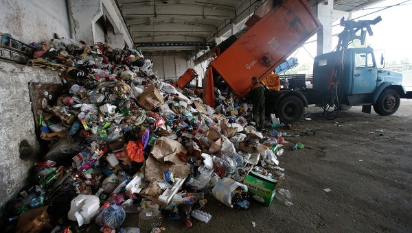 Депутат Киевсовета вывезет козинский мусор почти за 1 млн грн