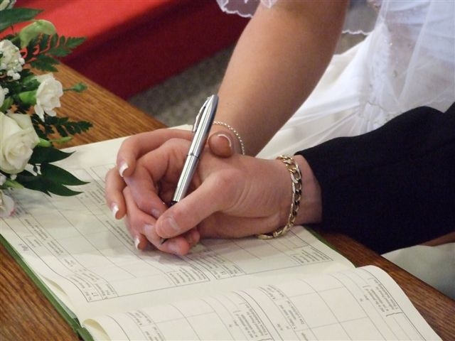 В Киеве с 14 августа можно будет зарегистрировать брак за сутки — Петренко