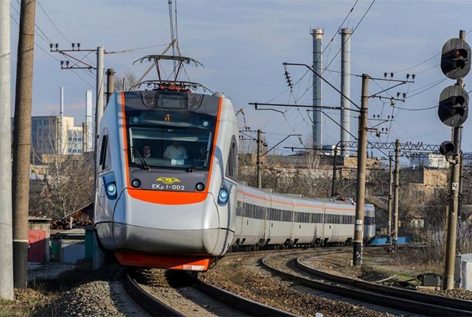 'Укрзализныця планирует запустить еще один поезд в Перемышль по новому маршруту