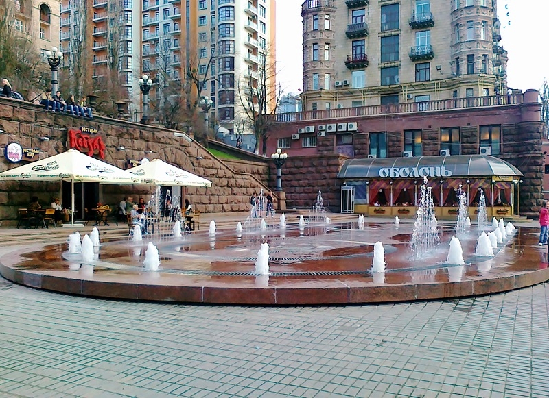 Суд вернул помещение фонтана на Крещатике общине столицы Украины