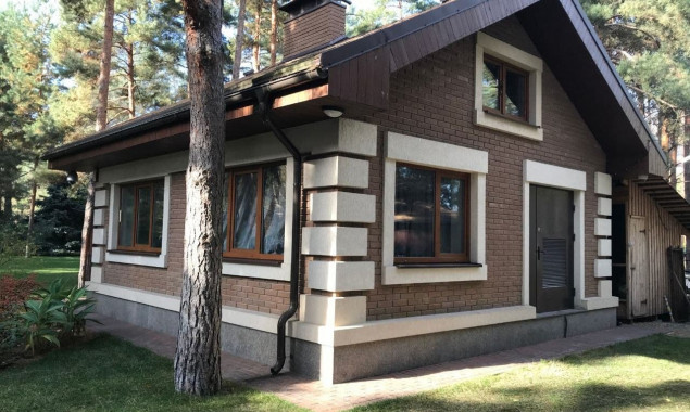 На Киевщине суд обязал снести самочинно построенные здания на территории лесного хозяйства