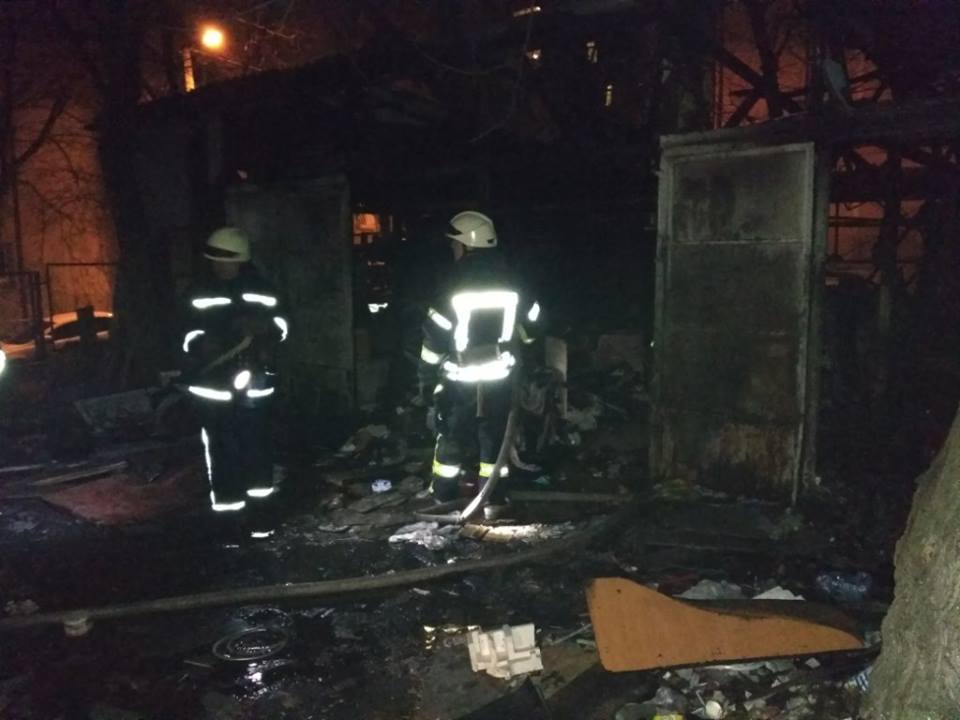 В страшном пожаре в Киеве сгорели живьем два человека